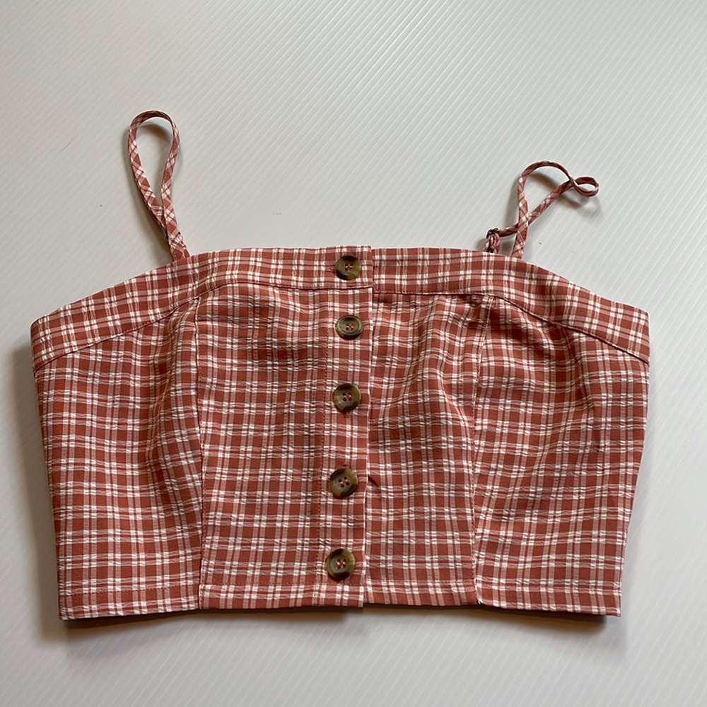 PacSun Lottie Moss crop tank. Peachy orange with white checks.  Size small